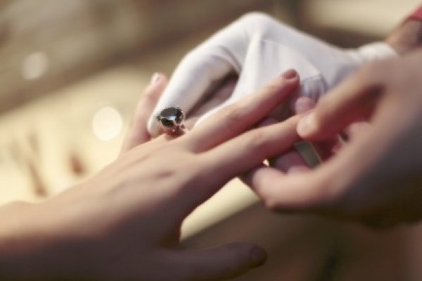 Prima licitaţie de Bijuterii de Epocă şi de Colecţie are loc duminică la Vega din Mamaia